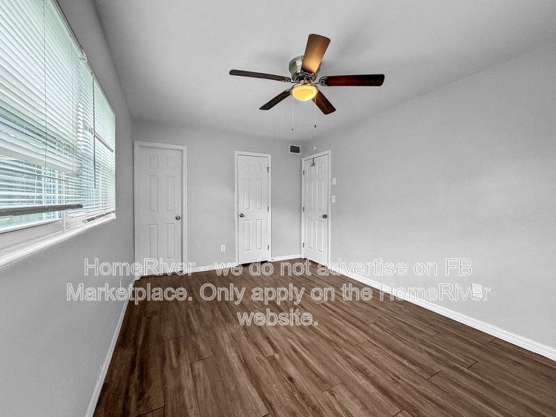 Available Now| Pets Welcome | 3 Beds| Covered Carport property image