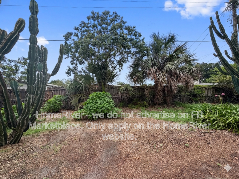 Available Now| Pets Welcome | 3 Beds| Covered Carport property image