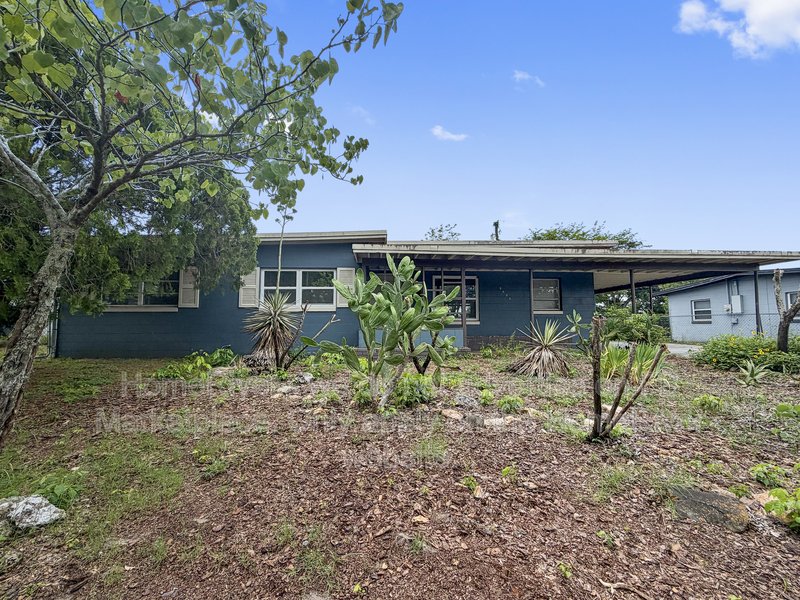 Available Now| Pets Welcome | 3 Beds| Covered Carport property image