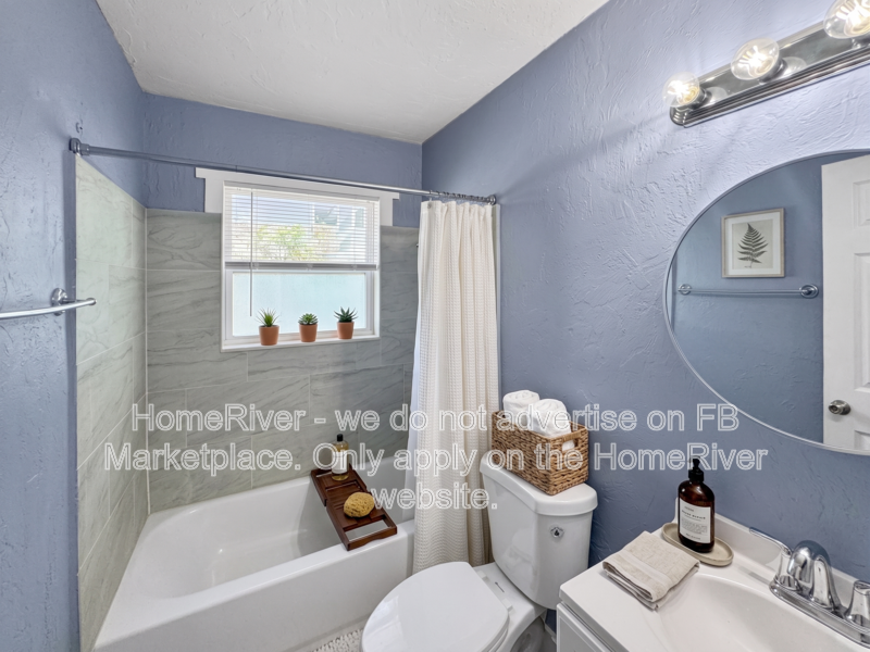 Renovated 2BR w/ Screened Lanai - Pet Friendly property image