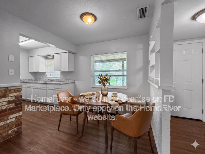 Available Now| Pets Welcome | 3 Beds| Covered Carport property image