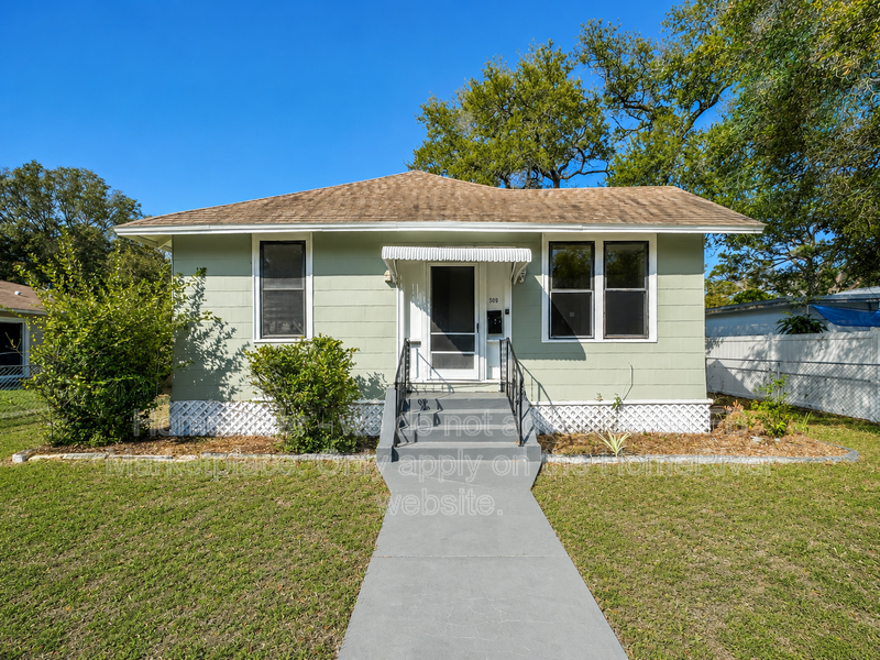 Detached Garage | W/D included | Large Yard | Tile Flooring property image