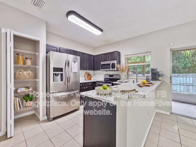 3BR/2.5BA Townhome - Screened Lanai property image