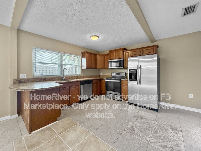 404 Hunter Cir property image