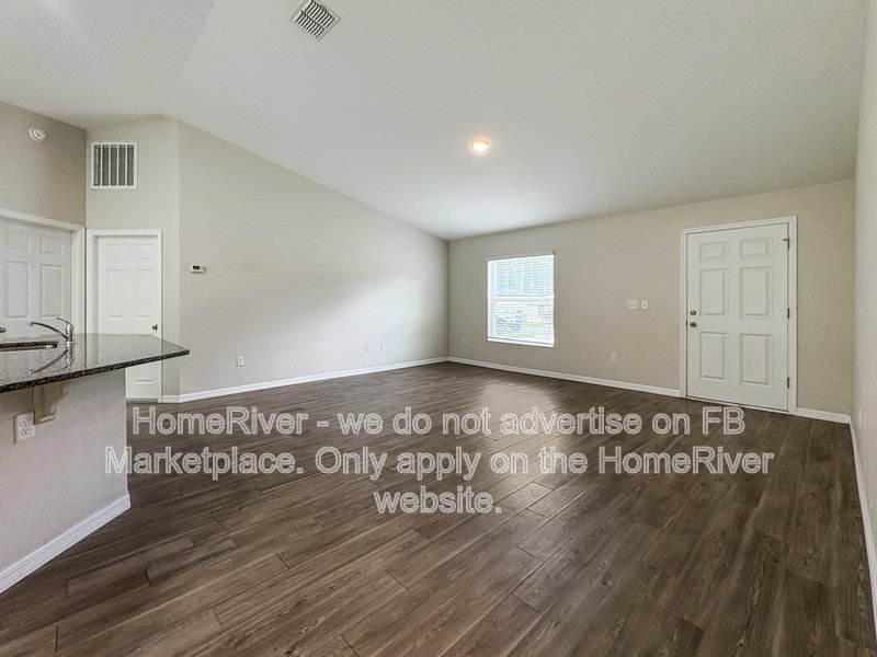 Apply now!!! 71 Spring Loop property image