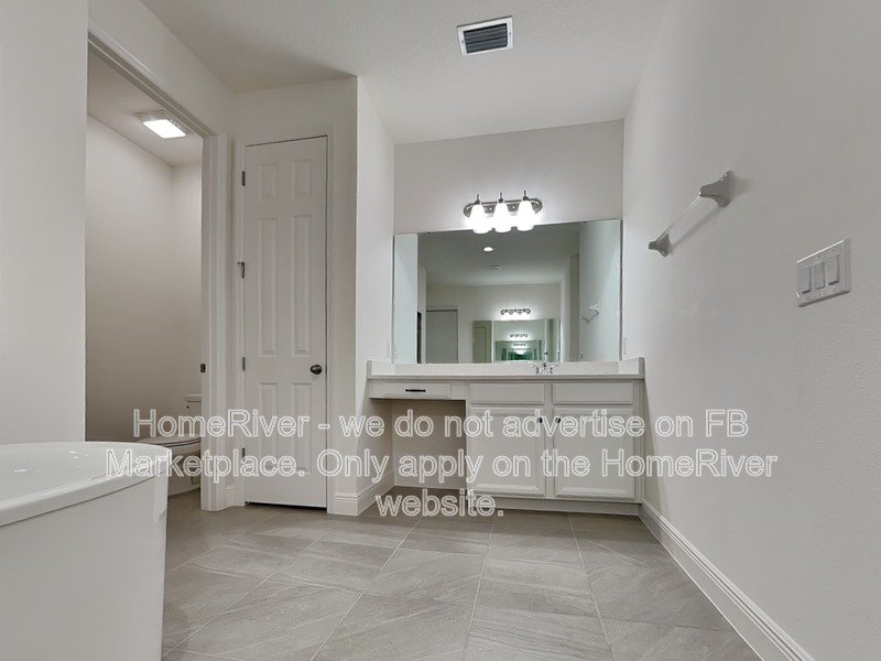5 BR Hanover Lakes Home | Loft | Pond View | 3 Car Garage property image