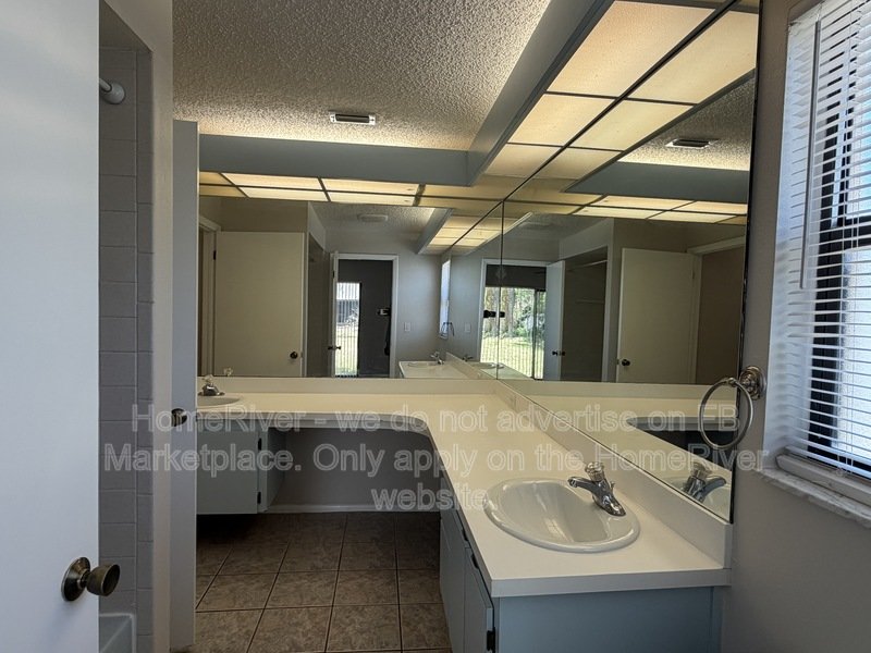 Screened Patio | Large Yard | Attached Garage | Vinyl Flooring property image