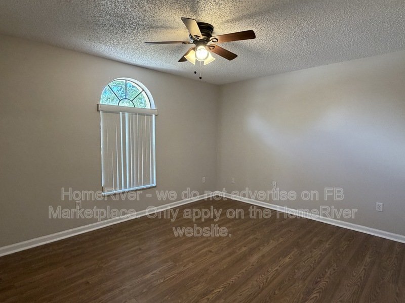 Screened Patio | Large Yard | Attached Garage | Vinyl Flooring property image