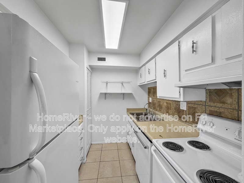 Apply Now!!! 7421 DANIEL WEBSTER DR APT A property image