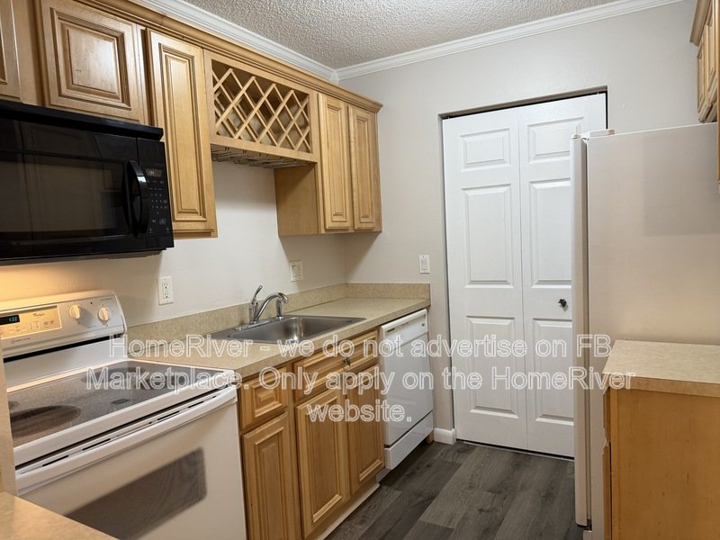 Screened Porch | Washer and Dryer | Community Pool Pet Friendly property image