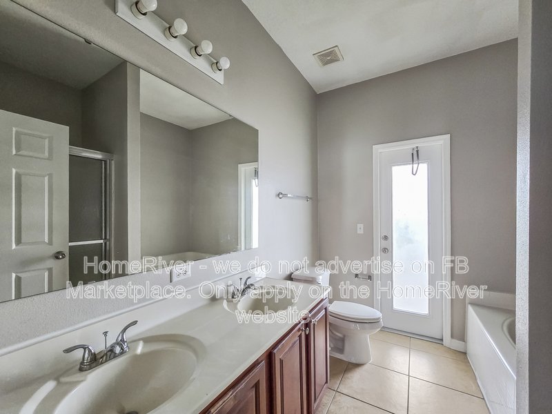 Available Now | 4 Beds | Pets Welcome| Enclosed Lanai| 2 Car Garage property image