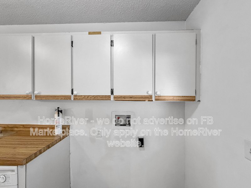 Apply Now!!! 459 E ROSEWOOD LN UNIT 157 property image