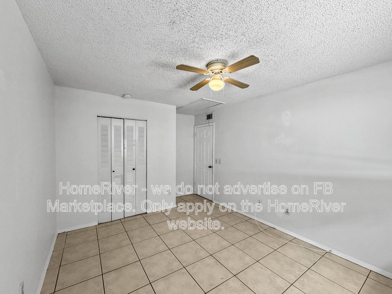 Apply Now!!! 459 E ROSEWOOD LN UNIT 157 property image