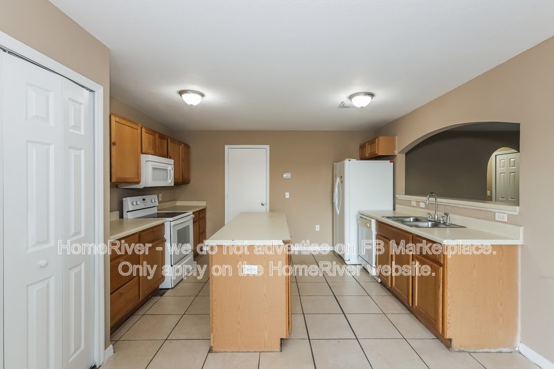Available Now | Pets Welcome | 2 Car Garage | Concrete Patio property image