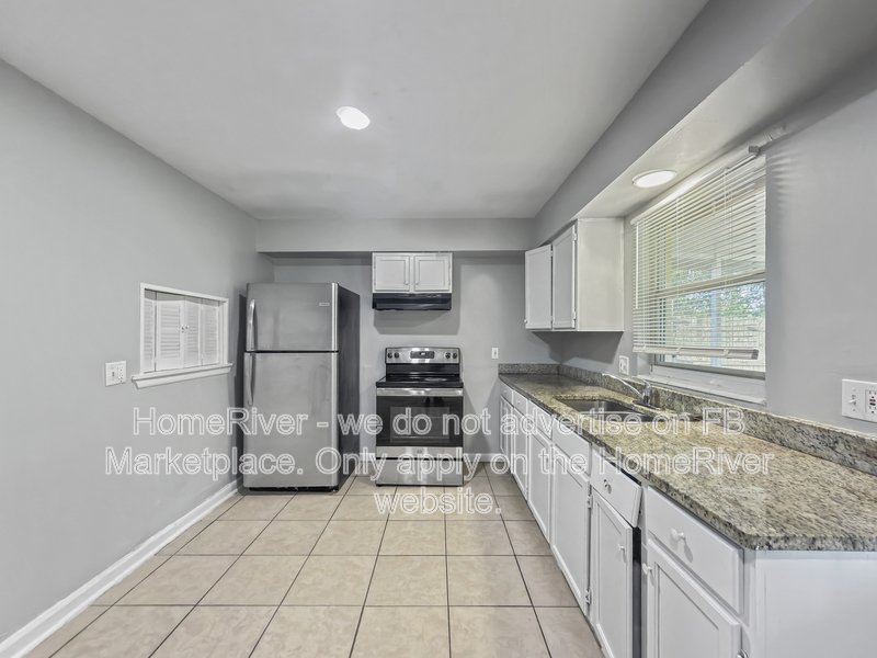 Available Now |  Pets Welcome | Covered Front Porch property image