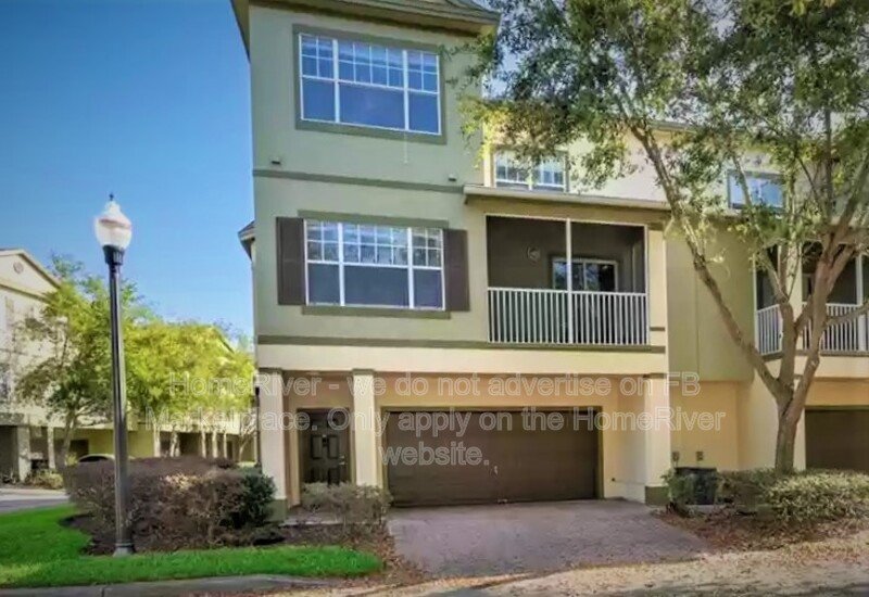 END UNIT!!! 2388 Grand Central Pkwy Apt 1 property image