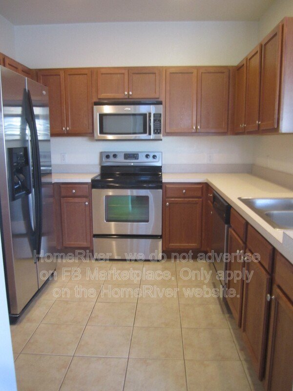 END UNIT!!! 2388 Grand Central Pkwy Apt 1 property image