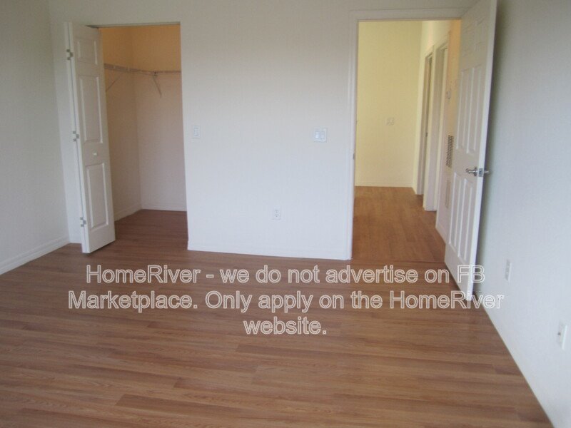 END UNIT!!! 2388 Grand Central Pkwy Apt 1 property image