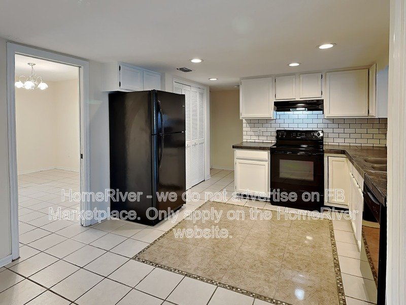 8163 Village Green Rd Orlando, FL 32818 property image