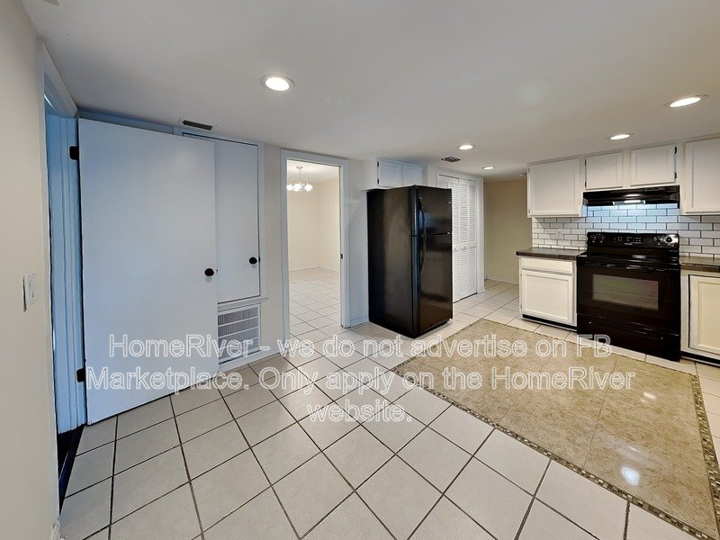 8163 Village Green Rd Orlando, FL 32818 property image