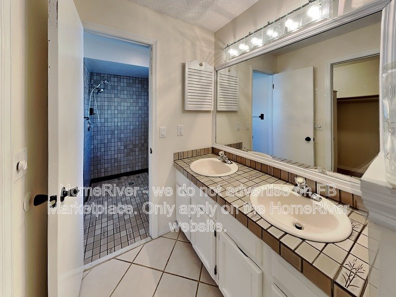 8163 Village Green Rd Orlando, FL 32818 property image