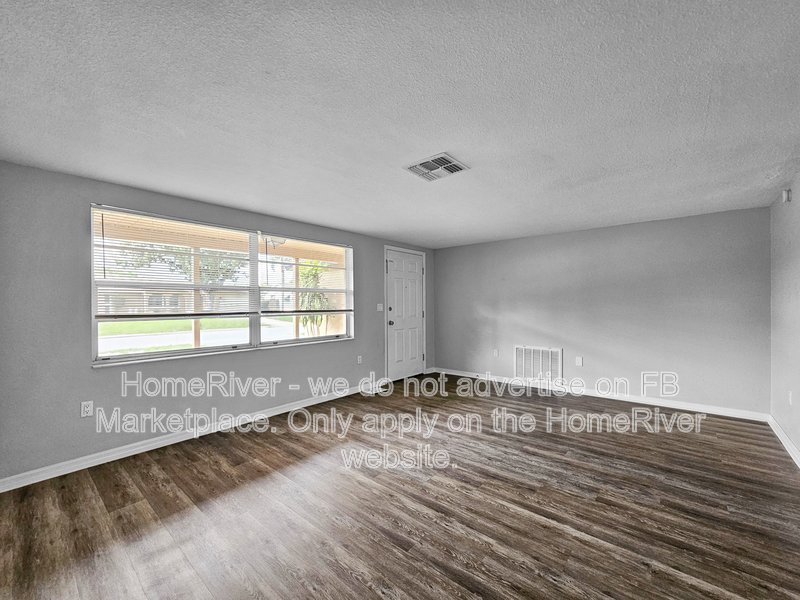 Available Now | Pets Welcome |  3Beds property image