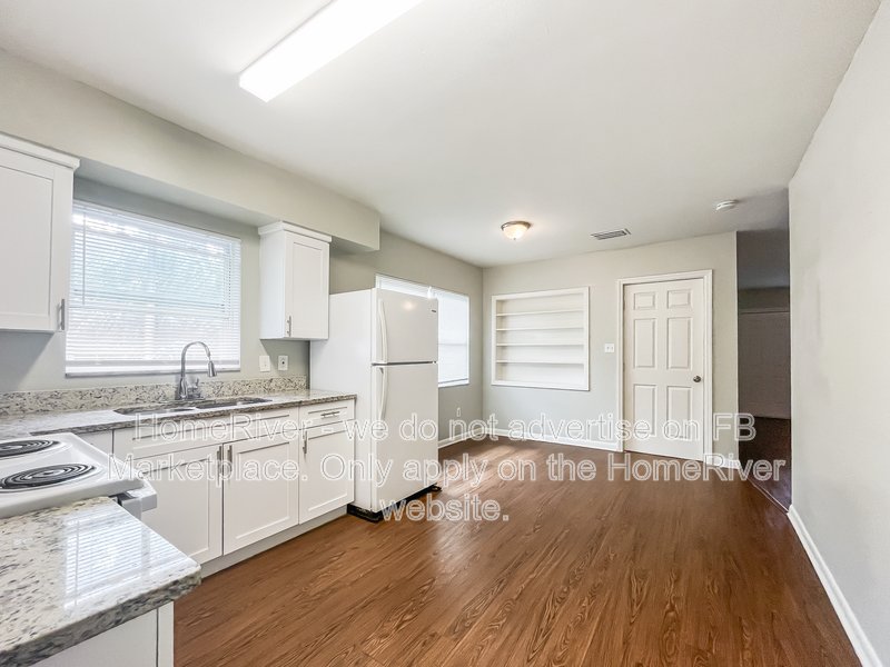 Available Now | Pets Welcome | 4 Beds |  Covered Front Porch property image