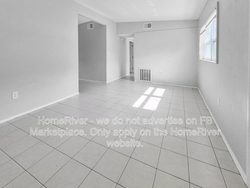 Available Now | Pets Welcome | 3 Beds | Covered Carport property image