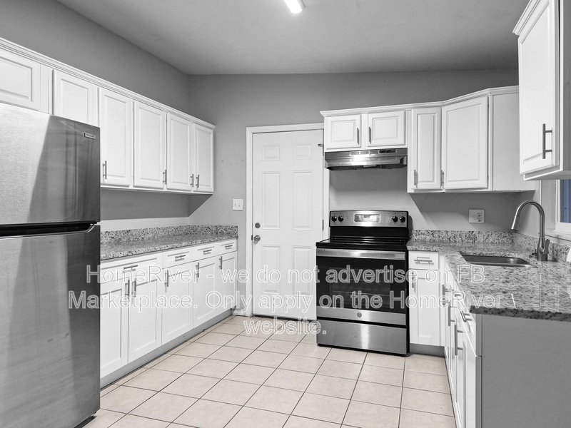 Available Now | Pets Welcome | 3 Beds | Covered Carport property image