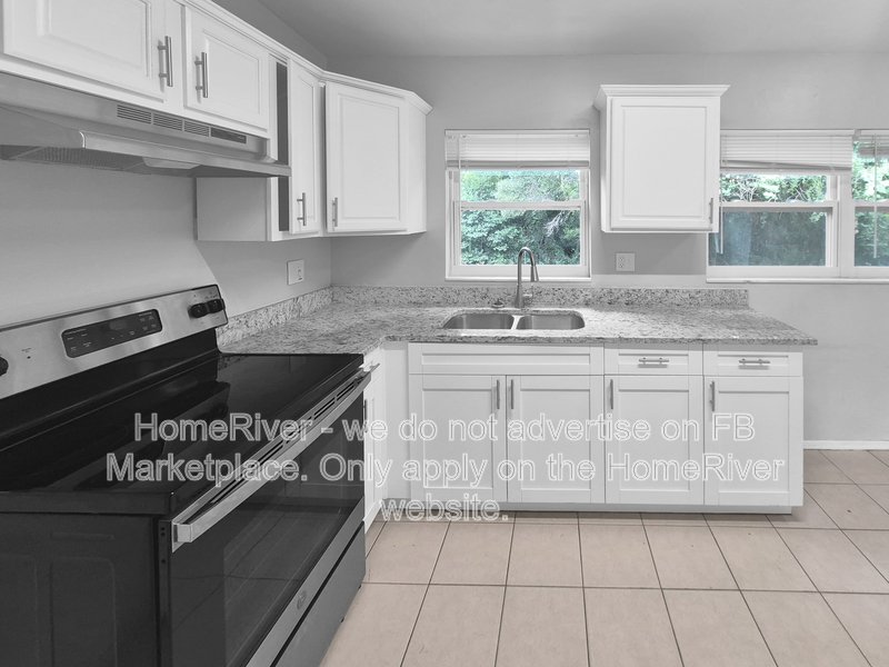 Available Now | Pets Welcome | 3 Beds | Covered Carport property image