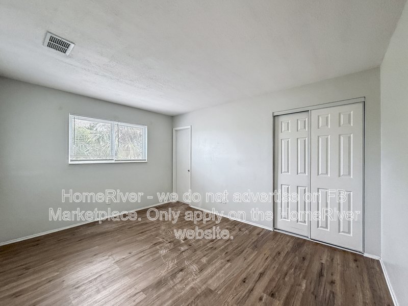 Available Now | Pets Welcome | 4 beds | Screened in Lanai property image