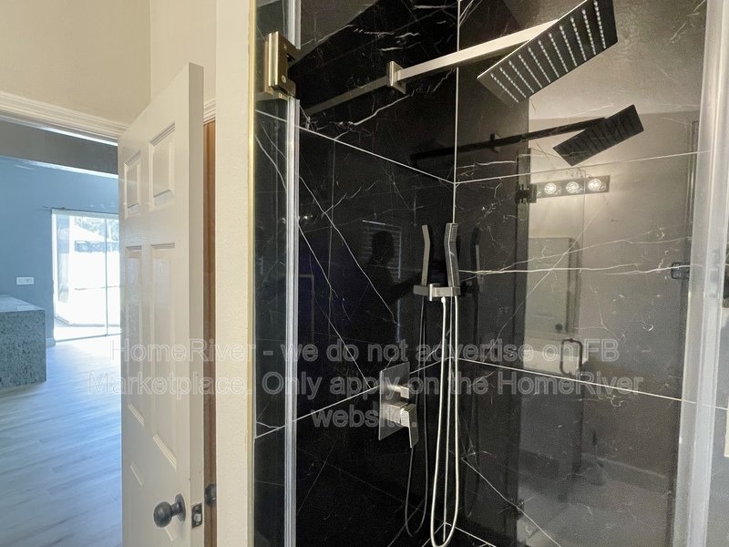 Move In Ready! - 10014 CYPRESS SHADOW AVE, TAMPA FL 33647 property image