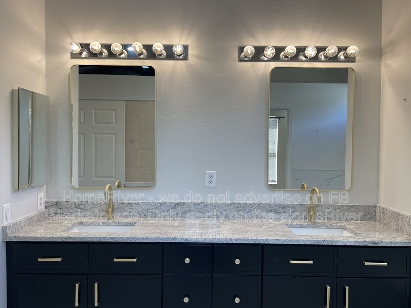 Move In Ready! - 10014 CYPRESS SHADOW AVE, TAMPA FL 33647 property image