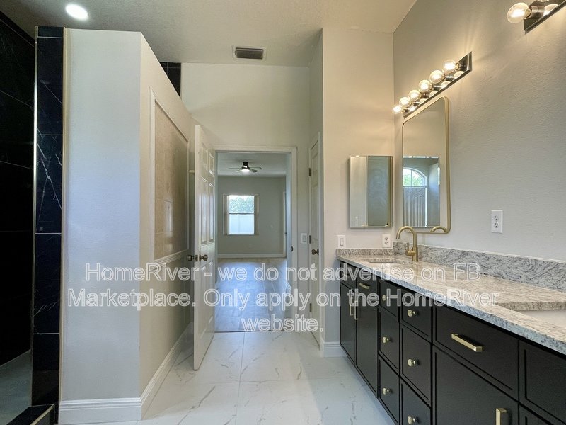 Move In Ready! - 10014 CYPRESS SHADOW AVE, TAMPA FL 33647 property image