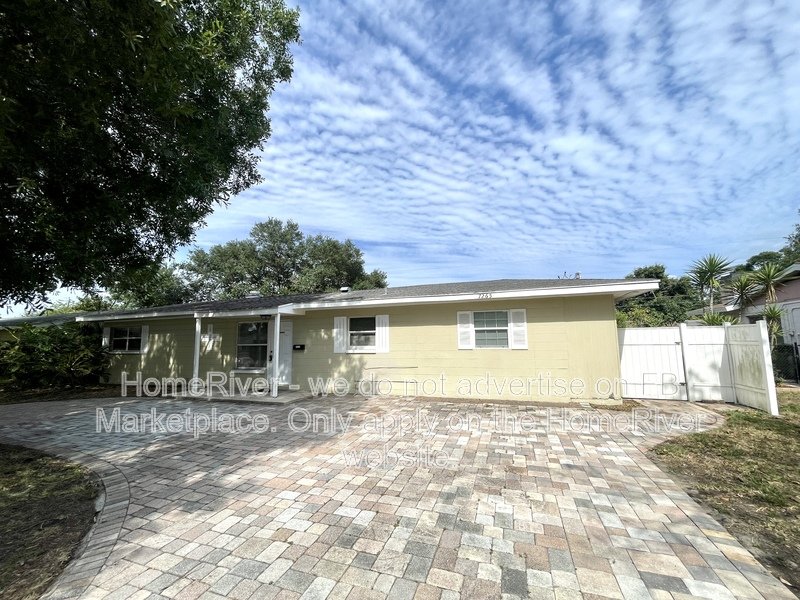 Great Neighborhood Spacious Yard 7265 17th St. N property image