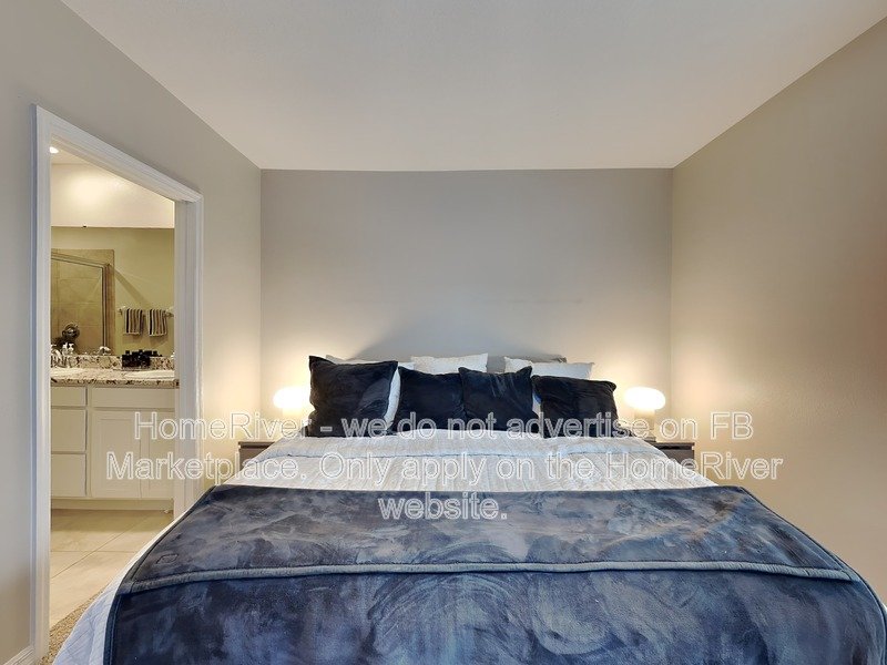 Move In Ready! 2567 MIDNIGHT PEARL DR SARASOTA FL 34240 property image