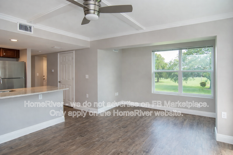 Available Now - 3300 OAK ST NE UNIT 107 property image