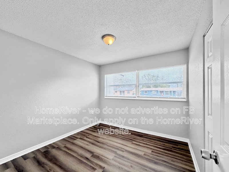 Available Now! Amazing 3 bed 1 bath Home! property image