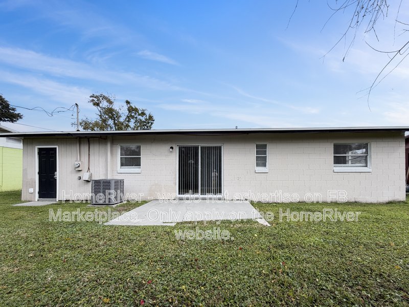 Available Now! Amazing 3 bed 1 bath Home! property image