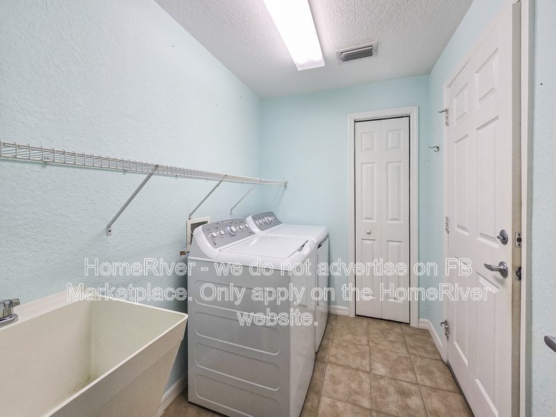 Move-in Ready 55+ Community! 10156 MAINSAIL DR, property image