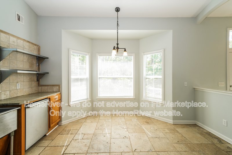 Available Now! Amazing 3 bed 2 bath home! property image