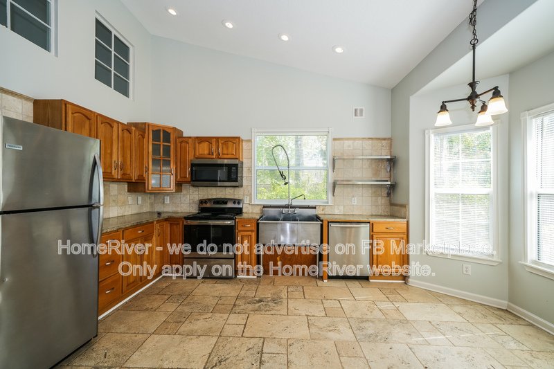 Available Now! Amazing 3 bed 2 bath home! property image