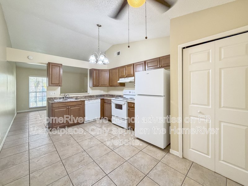 Move In Ready! - 1828 BONNEVILLE DR, ORLANDO FL 32826 property image