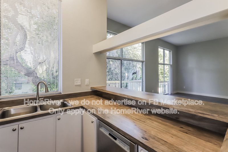 Available Now! Amazing 3 bed 2 bath home! property image