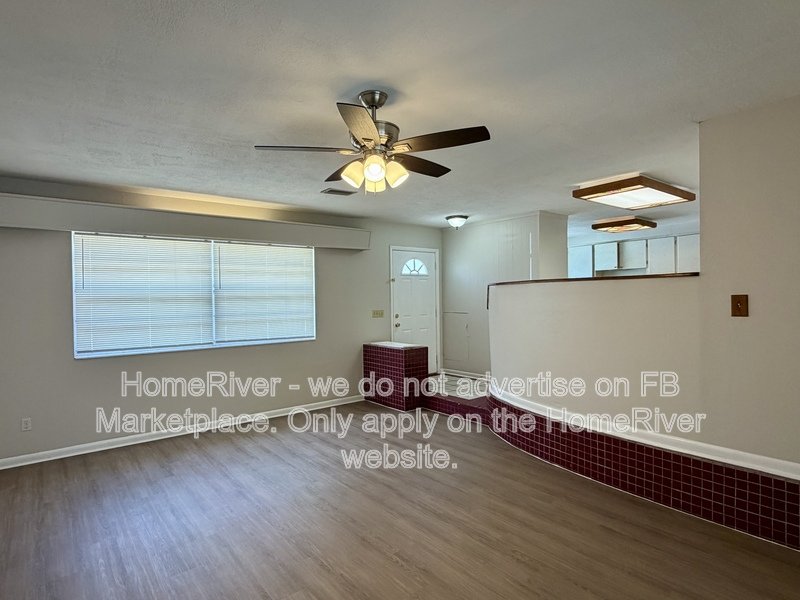 4 bedroom home with fenced yard and screened porch property image