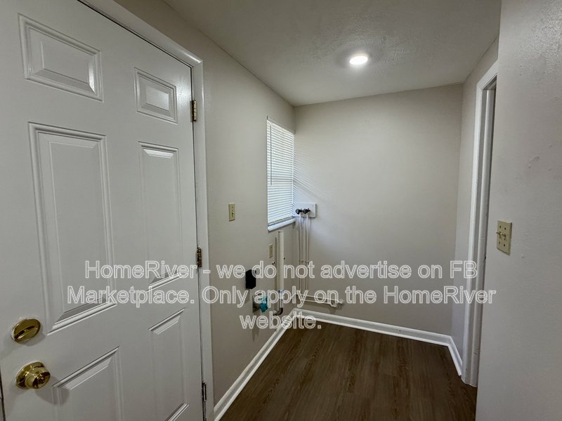 4 bedroom home with fenced yard and screened porch property image