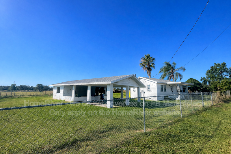Move in ready - 3 bedroom  home with fenced yard property image