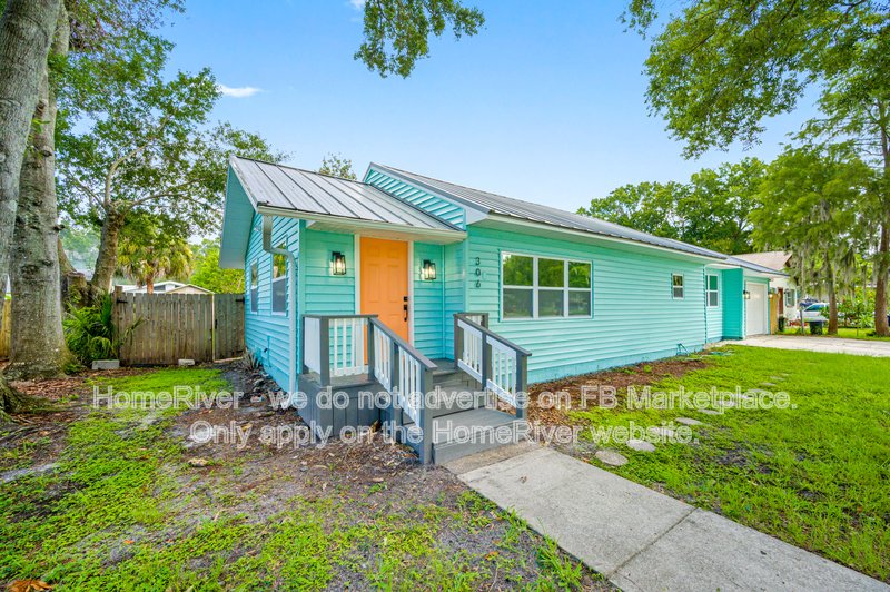 Screened In Lanai with Pool!! property image