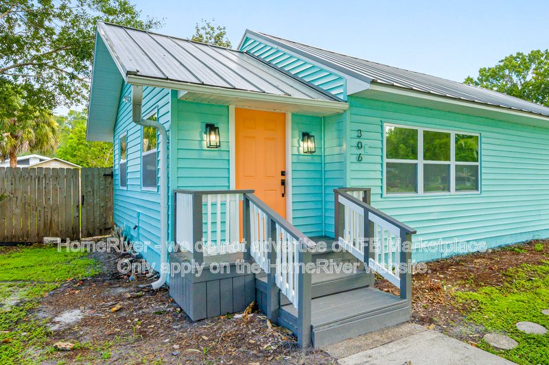 Screened In Lanai with Pool!! property image