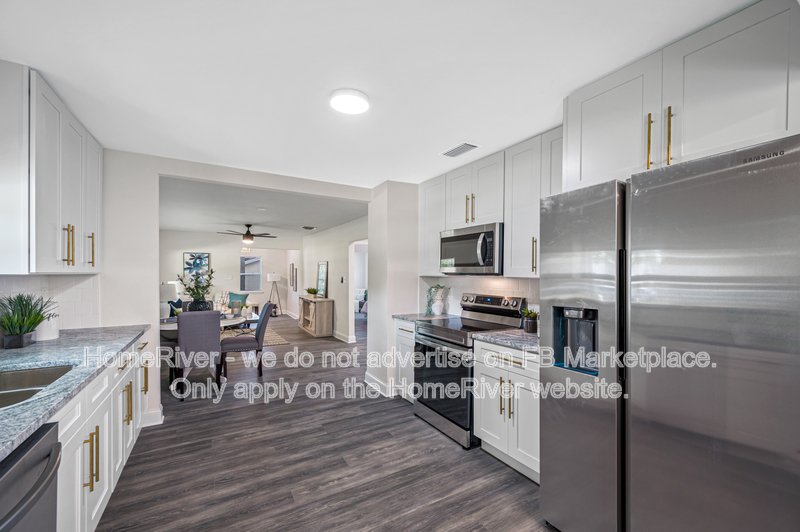 Screened In Lanai with Pool!! property image